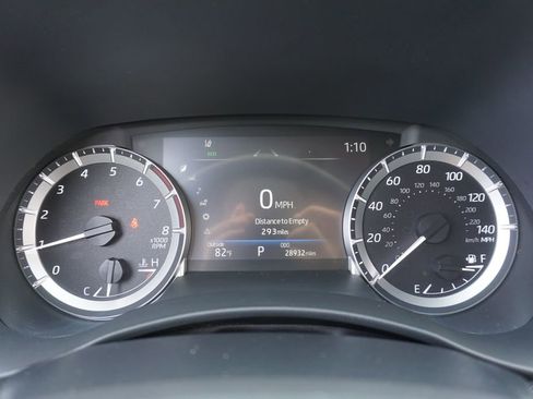 Used 2024 Toyota Highlander XLE image 5