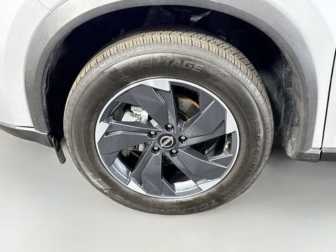 Used 2025 Nissan Rogue SV AWD/4WD image 34