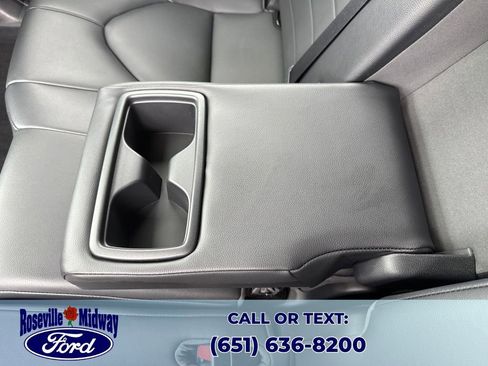 Used 2020 Toyota Highlander XLE AWD/4WD image 32
