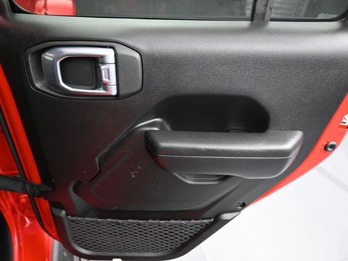 Used 2023 Jeep Gladiator Sport image 34