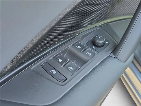 New 2026 Volkswagen Tiguan SE R-Line image 11