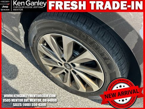 Used 2014 Hyundai Elantra SE w/ Option Group 02 FWD image 11