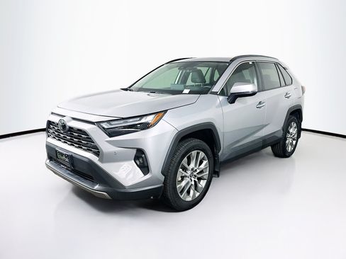 Used 2022 Toyota RAV4 Limited FWD image 3