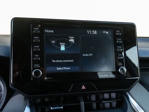 Used 2022 Toyota Venza LE image 30