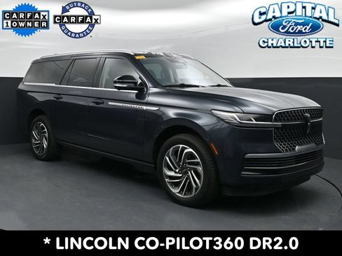 Used 2025 Lincoln Navigator L Reserve AWD/4WD image 3