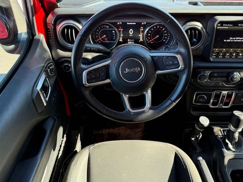 Used 2019 Jeep Wrangler Unlimited Sahara w/ Uconnect 4C Nav & Sound Group image 9