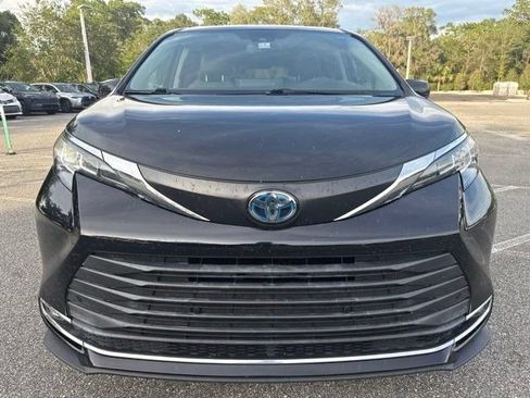 Used 2021 Toyota Sienna XLE FWD image 7