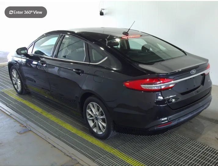 Used 2017 Ford Fusion SE w/ Fusion SE Technology Package FWD image 3