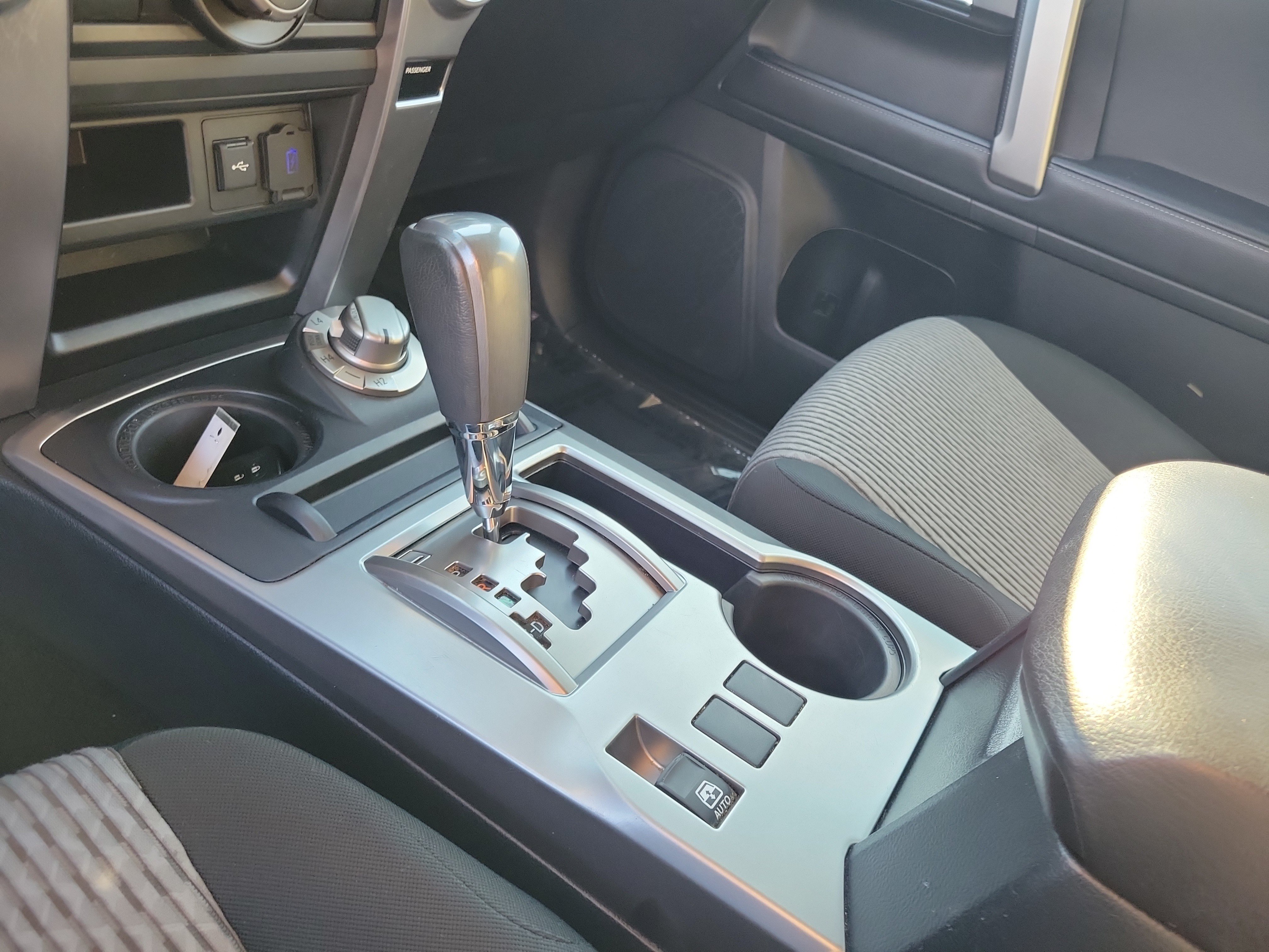 Used 2024 Toyota 4Runner SR5 AWD/4WD image 29