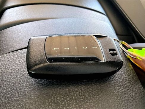 Used 2024 Toyota Prius LE FWD image 12