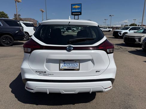 Used 2021 Nissan Kicks SV FWD image 7