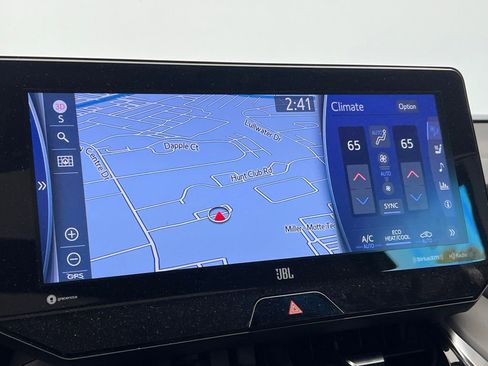 Used 2021 Toyota Venza Limited w/ Advanced Technology Package image 13