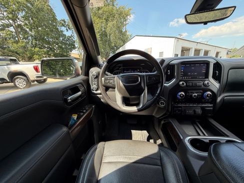 Used 2020 GMC Sierra 1500 Denali w/ Technology Package AWD/4WD image 2