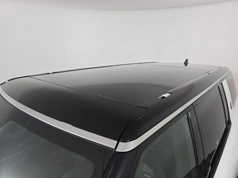 Used 2025 Rivian R1S Adventure Dual AWD/4WD image 13