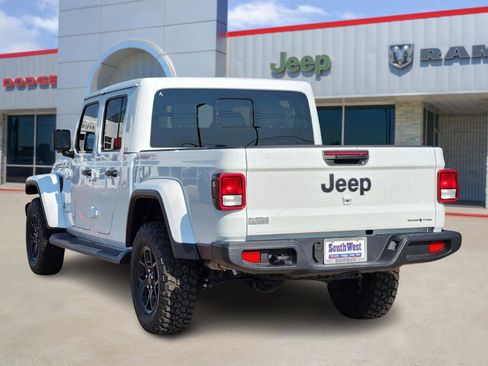 New 2025 Jeep Gladiator Sport image 4