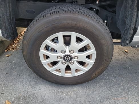 Used 2024 Toyota Tacoma SR5 RWD image 9