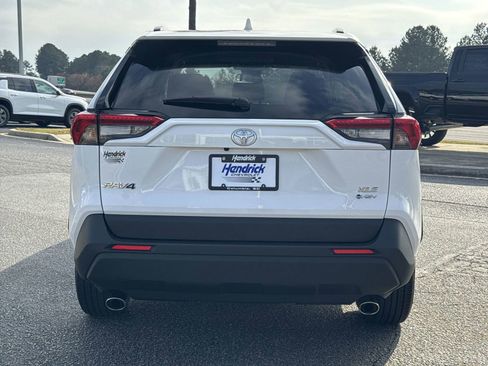 Used 2025 Toyota RAV4 XLE image 9