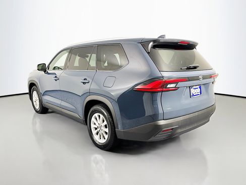 Used 2024 Toyota Grand Highlander XLE image 7