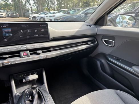 Used 2025 Kia K4 FWD image 35