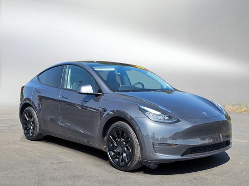 Used 2021 Tesla Model Y Long Range AWD/4WD image 7