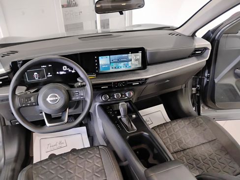 Used 2025 Nissan Kicks SV w/ SV Premium Package image 58