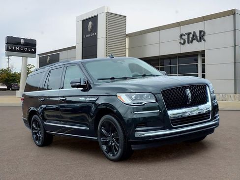 Used 2023 Lincoln Navigator L Black Label AWD/4WD image 1
