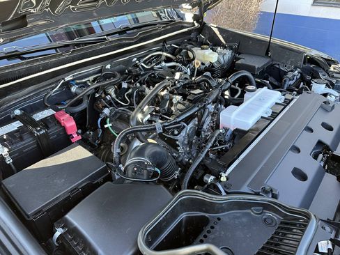 Used 2025 Toyota Tacoma SR5 AWD/4WD image 16
