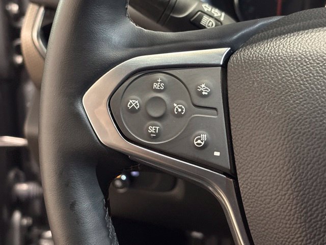 Used 2023 Chevrolet Traverse Premier FWD image 17