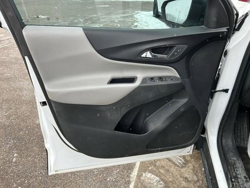 Used 2020 Chevrolet Equinox LS image 14