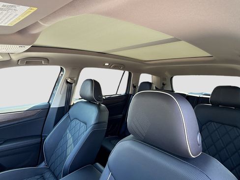 Used 2025 Volkswagen Atlas SEL Premium R-Line image 28