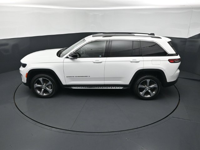 Used 2023 Jeep Grand Cherokee Limited AWD/4WD image 15
