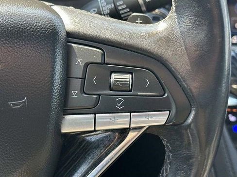 Certified 2024 Cadillac XT6 Premium Luxury w/ Technology Package FWD image 25