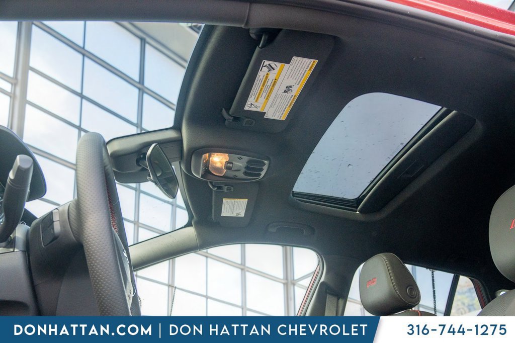 New 2026 Chevrolet Trax RS w/ Sunroof Package FWD image 19