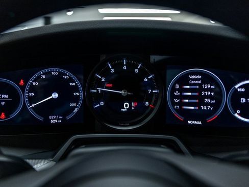 Used 2024 Porsche 911 Carrera S w/ Sport Package image 44