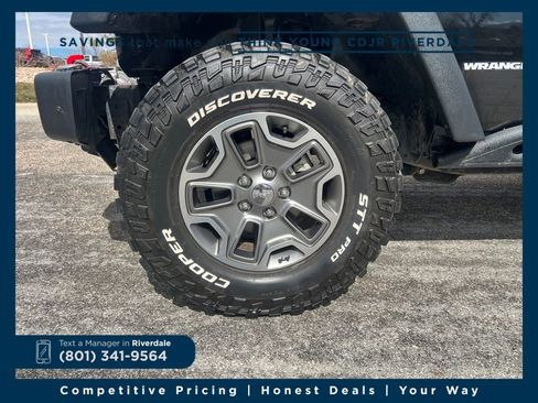 Used 2017 Jeep Wrangler Rubicon w/ Power Convenience Group image 24