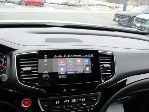 Certified 2025 Honda Passport Black Edition image 18