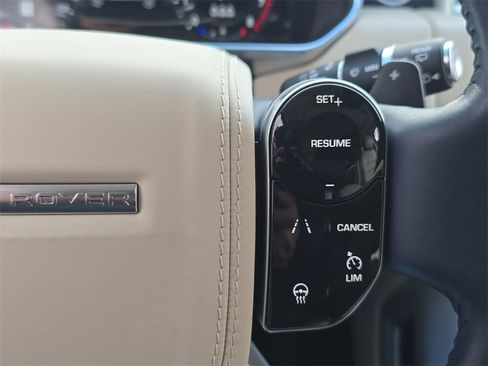 Used 2020 Land Rover Range Rover HSE image 21