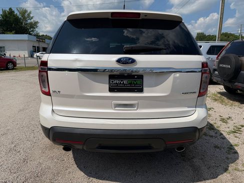 Used 2015 Ford Explorer XLT w/ Equipment Group 202B FWD image 4