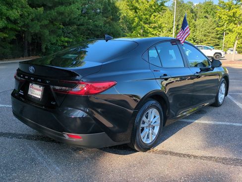 Used 2026 Toyota Camry LE FWD image 4