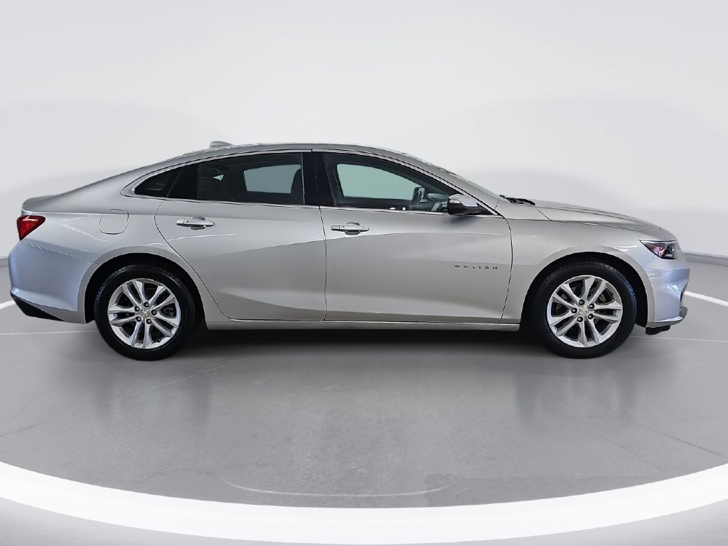 Used 2016 Chevrolet Malibu LT w/ Driver Confidence Package FWD image 2