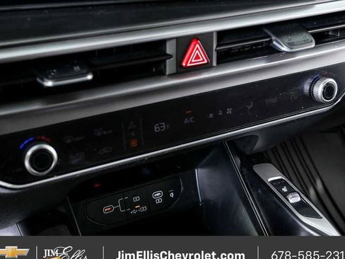 Used 2025 Kia Sorento S FWD image 16