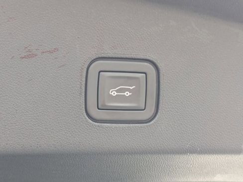 Used 2025 Cadillac Lyriq Sport image 7