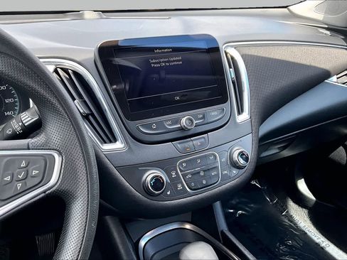 Used 2021 Chevrolet Malibu LT FWD image 6