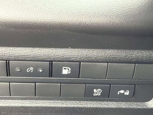 Used 2023 Mitsubishi Outlander ES image 22