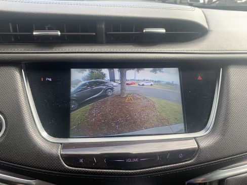 Used 2018 Cadillac XT5 Premium Luxury FWD image 25