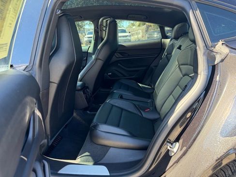 Used 2022 Porsche Taycan 4S image 28