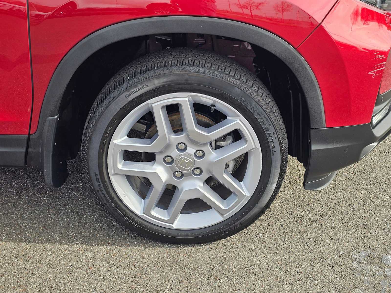 Used 2024 Honda Passport EX-L image 9