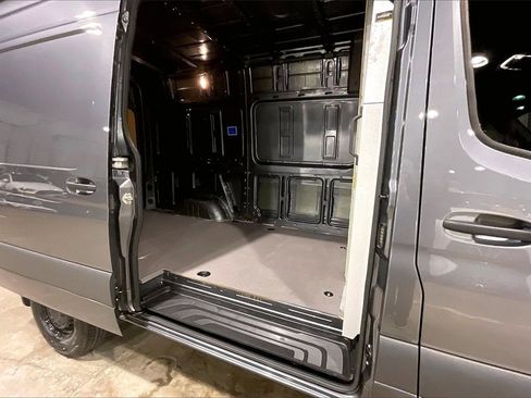 Used 2023 Mercedes-Benz Sprinter 2500 image 10