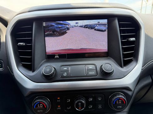 Used 2023 GMC Acadia SLE w/ Driver Convenience Package FWD image 8