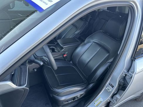 Used 2023 Jeep Grand Cherokee Limited w/ Luxury Tech Group II image 12